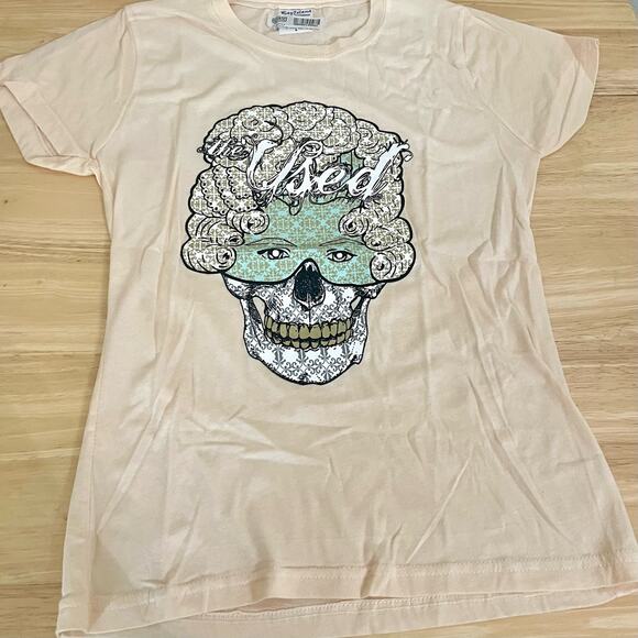 New The Used Juniors Skull Mask Graphic Tissue Babydoll Tee Size Small - Picture 1 of 3